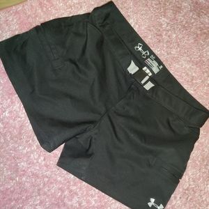 Women's under armour shorts size 10